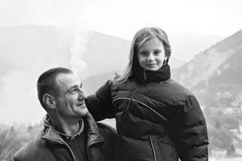 Vernes with his daughter Nadja in Old Town Jajce, 2003.